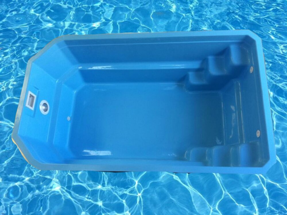 PISCINA MODELO VIENA 3,90M X 2,20M